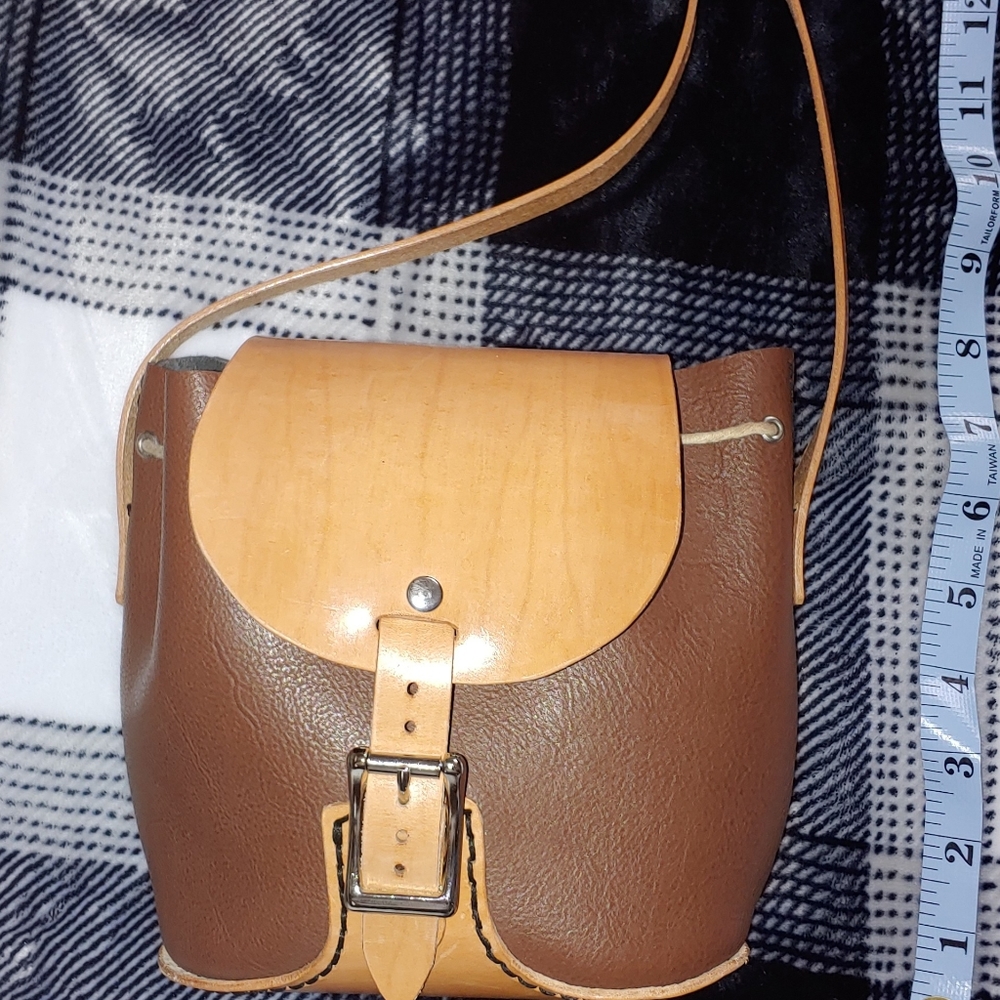 Handcrafted leather drawstring bag